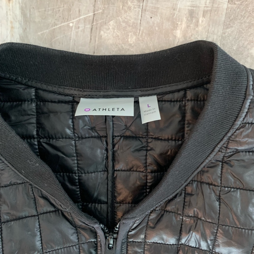 Athleta lightweight puffer jacket - Picture 3 of 7